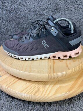 On Running Cloudflow Shoe Womens Size 9.5 Low Top Lace Up Gym Training Sneakers